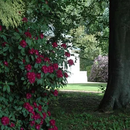 Holiday home Gite Gites De France - Le Pavillon Touffreville-la-Corbeline