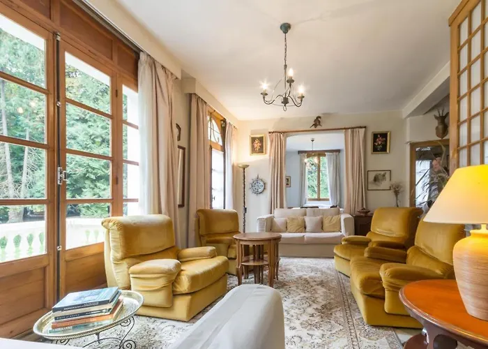 Holiday home Gite Gites De France - Le Pavillon Touffreville-la-Corbeline