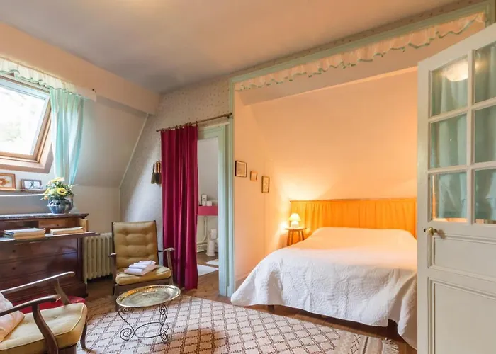 Holiday home Gite Gites De France - Le Pavillon Touffreville-la-Corbeline