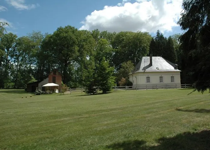 Holiday home Gite Gites De France - Le Pavillon Touffreville-la-Corbeline